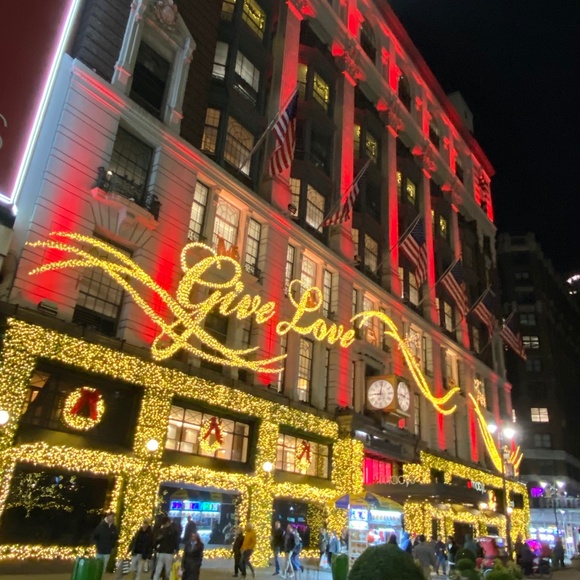 Meet your Posher, Lydia - Picture 1 of 1